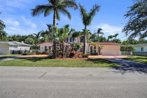 Villa ou maison à louer à Coral Gables, Floride: 5 chambres, 346.9 m2 № 2257640 - photo 3