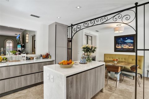 Villa ou maison à louer à Coral Gables, Floride: 5 chambres, 346.9 m2 № 2257640 - photo 16