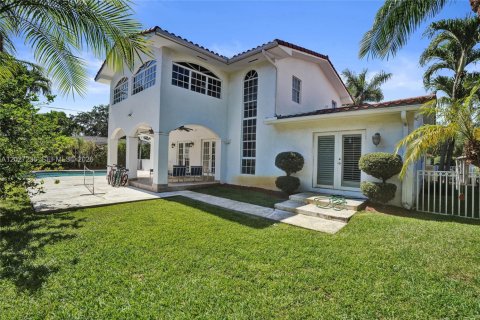 Villa ou maison à louer à Coral Gables, Floride: 5 chambres, 346.9 m2 № 2257640 - photo 4