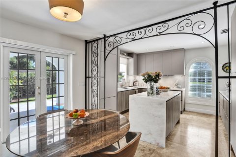 Villa ou maison à louer à Coral Gables, Floride: 5 chambres, 346.9 m2 № 2257640 - photo 14