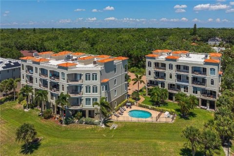 Townhouse in Saint Petersburg, Florida 4 bedrooms, 353.96 sq.m. № 2210821 - photo 2