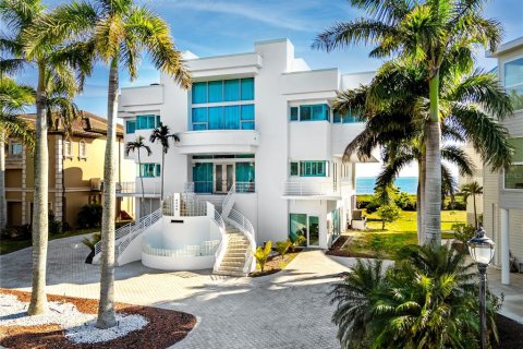 Villa ou maison à vendre à Bradenton, Floride: 4 chambres, 685.43 m2 № 2148486 - photo 3
