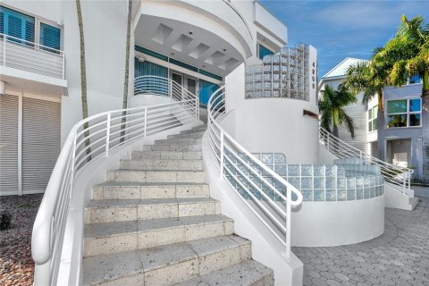 Villa ou maison à vendre à Bradenton, Floride: 4 chambres, 685.43 m2 № 2148486 - photo 9