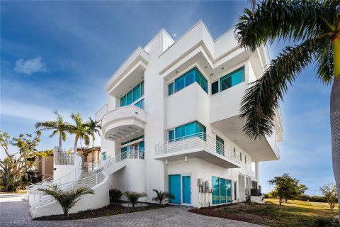 Villa ou maison à vendre à Bradenton, Floride: 4 chambres, 685.43 m2 № 2148486 - photo 2