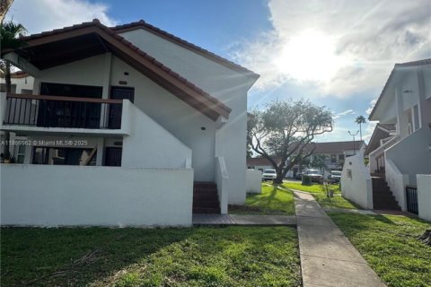Condo in Miami, Florida, 2 bedrooms  № 1896996 - photo 13