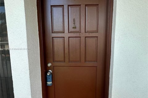 Condominio en alquiler en Miami, Florida, 2 dormitorios, 78.69 m2 № 1896996 - foto 3