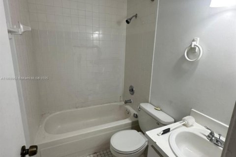 Copropriété à louer à Miami, Floride: 2 chambres, 78.69 m2 № 1896996 - photo 9