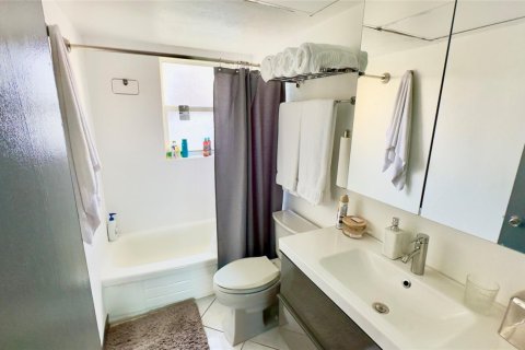 Condominio en venta en Fort Lauderdale, Florida, 1 dormitorio, 59.46 m2 № 1031498 - foto 1