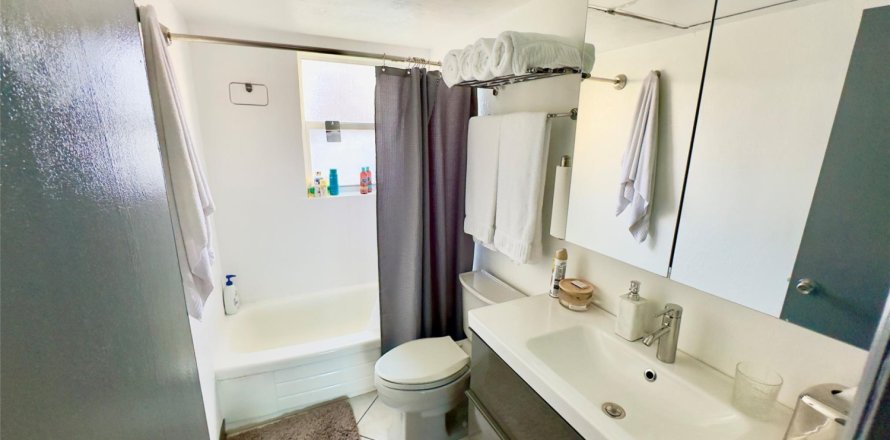 Condominio en Fort Lauderdale, Florida, 1 dormitorio № 1031498