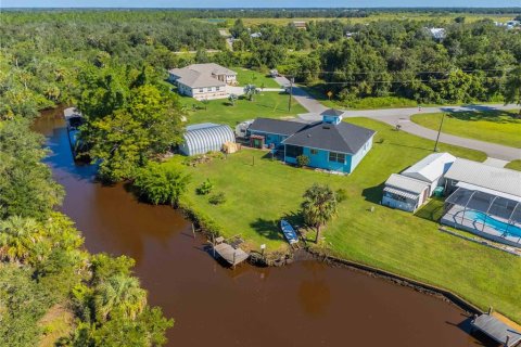 Villa ou maison à vendre à Punta Gorda, Floride: 3 chambres, 137.96 m2 № 2415317 - photo 5
