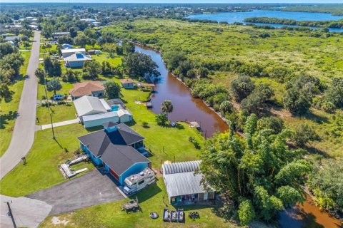 Villa ou maison à vendre à Punta Gorda, Floride: 3 chambres, 137.96 m2 № 2415317 - photo 4