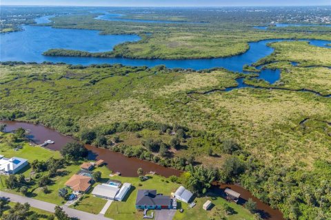 Villa ou maison à vendre à Punta Gorda, Floride: 3 chambres, 137.96 m2 № 2415317 - photo 3