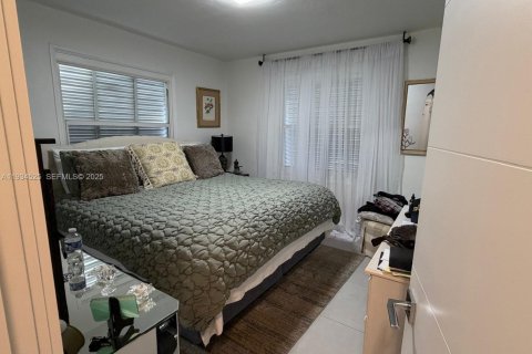 Снять в аренду виллу или дом в Майами, Флорида 2 спальни, 113.53м2, № 1992588 - фото 10