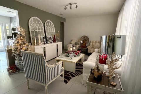 Снять в аренду виллу или дом в Майами, Флорида 2 спальни, 113.53м2, № 1992588 - фото 7