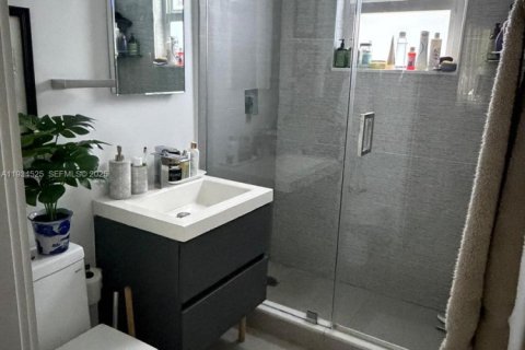 Снять в аренду виллу или дом в Майами, Флорида 2 спальни, 113.53м2, № 1992588 - фото 11