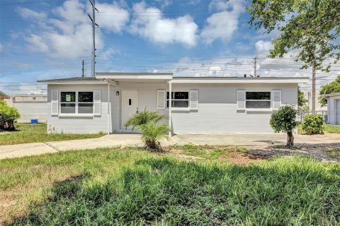 House in Lake Wales, Florida 4 bedrooms, 97.55 sq.m. № 1780649 - photo 5