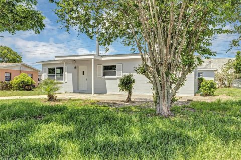 House in Lake Wales, Florida 4 bedrooms, 97.55 sq.m. № 1780649 - photo 4