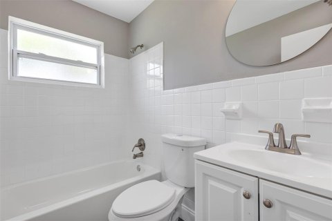 House in Lake Wales, Florida 4 bedrooms, 97.55 sq.m. № 1780649 - photo 29