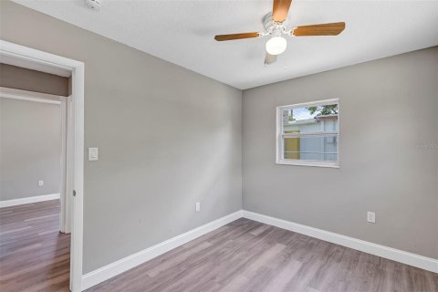 House in Lake Wales, Florida 4 bedrooms, 97.55 sq.m. № 1780649 - photo 28