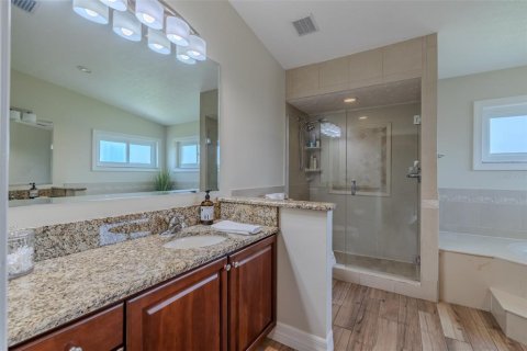 House in Apollo Beach, Florida 3 bedrooms, 194.91 sq.m. № 1677004 - photo 21