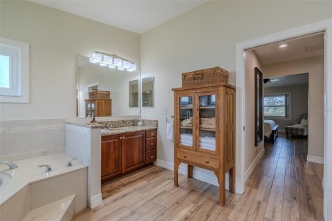 House in Apollo Beach, Florida 3 bedrooms, 194.91 sq.m. № 1677004 - photo 23