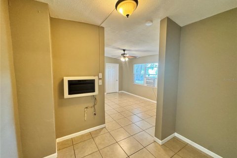 Villa ou maison à louer à Eustis, Floride: 2 chambres, 65.4 m2 № 2388804 - photo 6
