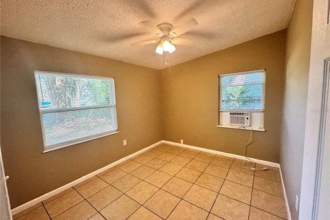 Villa ou maison à louer à Eustis, Floride: 2 chambres, 65.4 m2 № 2388804 - photo 7