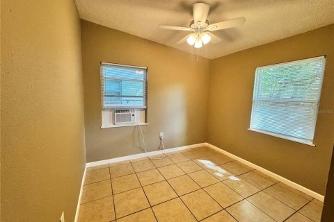 Villa ou maison à louer à Eustis, Floride: 2 chambres, 65.4 m2 № 2388804 - photo 10