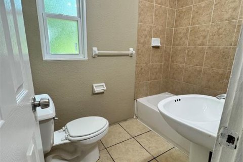 Villa ou maison à louer à Eustis, Floride: 2 chambres, 65.4 m2 № 2388804 - photo 13