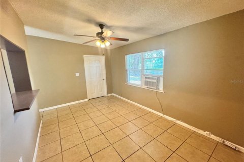 Villa ou maison à louer à Eustis, Floride: 2 chambres, 65.4 m2 № 2388804 - photo 2