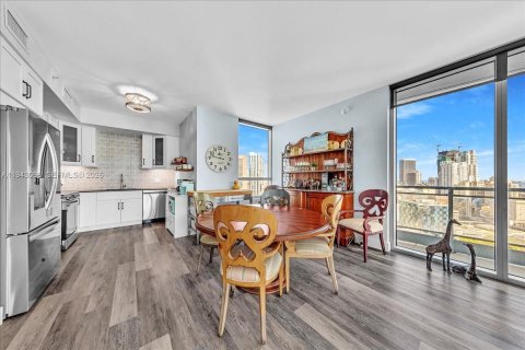 Condominio en venta en Miami, Florida, 2 dormitorios, 118.36 m2 № 1999464 - foto 3