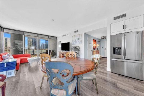 Condominio en venta en Miami, Florida, 2 dormitorios, 118.36 m2 № 1999464 - foto 13