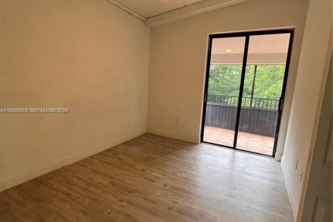 Condo in Miami, Florida, 2 bedrooms № 2012009