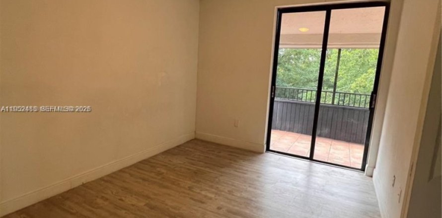 Condo in Miami, Florida, 2 bedrooms  № 2012009