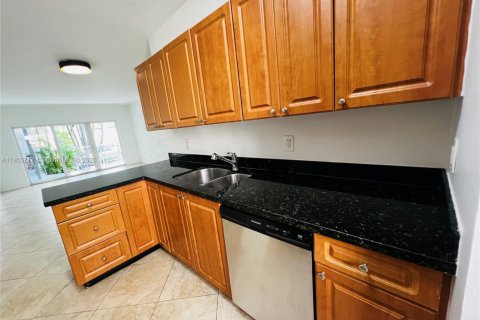 Снять в аренду квартиру в Майами-Бич, Флорида 1 спальня, 74.32м2, № 1956394 - фото 7