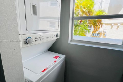 Снять в аренду квартиру в Майами-Бич, Флорида 1 спальня, 74.32м2, № 1956394 - фото 16