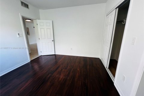 Снять в аренду квартиру в Майами-Бич, Флорида 1 спальня, 74.32м2, № 1956394 - фото 13