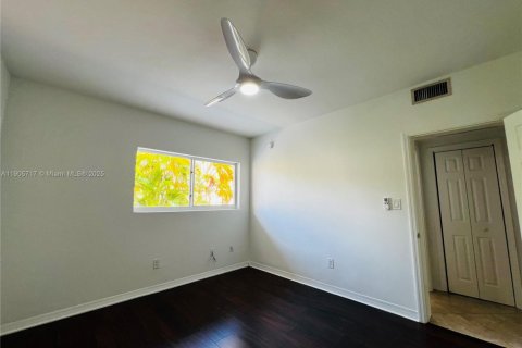 Снять в аренду квартиру в Майами-Бич, Флорида 1 спальня, 74.32м2, № 1956394 - фото 14