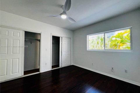 Снять в аренду квартиру в Майами-Бич, Флорида 1 спальня, 74.32м2, № 1956394 - фото 11