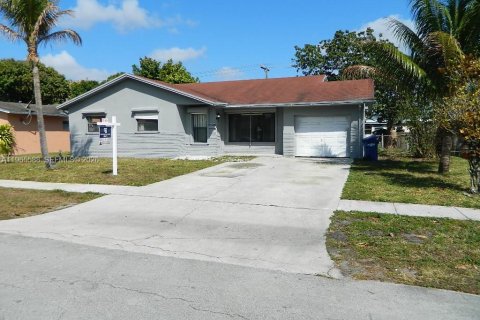 Villa ou maison à Lauderhill, Floride 3 chambres, 164.99 m2 № 2033433