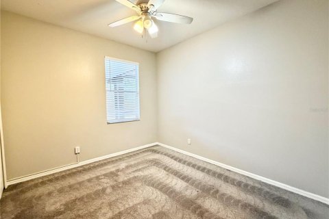 House in Orlando, Florida 4 bedrooms, 185.06 sq.m. № 2394094 - photo 14