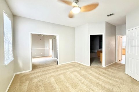 House in Orlando, Florida 4 bedrooms, 185.06 sq.m. № 2394094 - photo 8