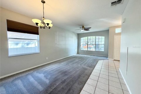 House in Orlando, Florida 4 bedrooms, 185.06 sq.m. № 2394094 - photo 3