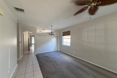 House in Orlando, Florida 4 bedrooms, 185.06 sq.m. № 2394094 - photo 4