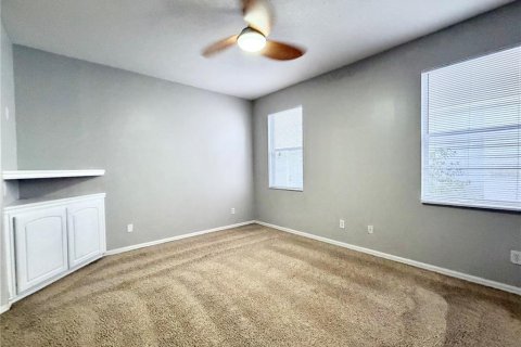 House in Orlando, Florida 4 bedrooms, 185.06 sq.m. № 2394094 - photo 17
