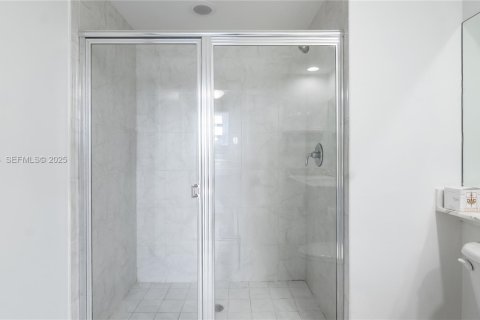 Copropriété à louer à Aventura, Floride: 2 chambres, 99.68 m2 № 1983886 - photo 24