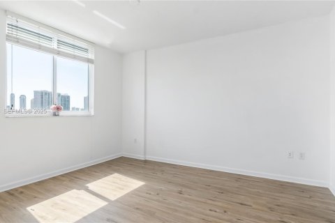 Copropriété à louer à Aventura, Floride: 2 chambres, 99.68 m2 № 1983886 - photo 13