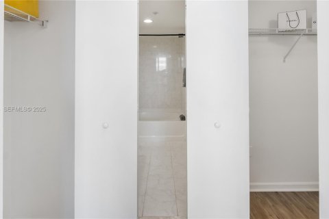 Copropriété à louer à Aventura, Floride: 2 chambres, 99.68 m2 № 1983886 - photo 18