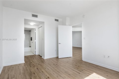 Copropriété à louer à Aventura, Floride: 2 chambres, 99.68 m2 № 1983886 - photo 14