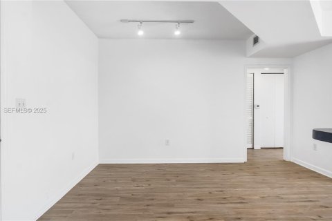 Copropriété à louer à Aventura, Floride: 2 chambres, 99.68 m2 № 1983886 - photo 9